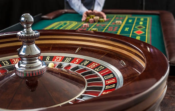 Live Dadu Online dealer conducting a round at gntoto studio